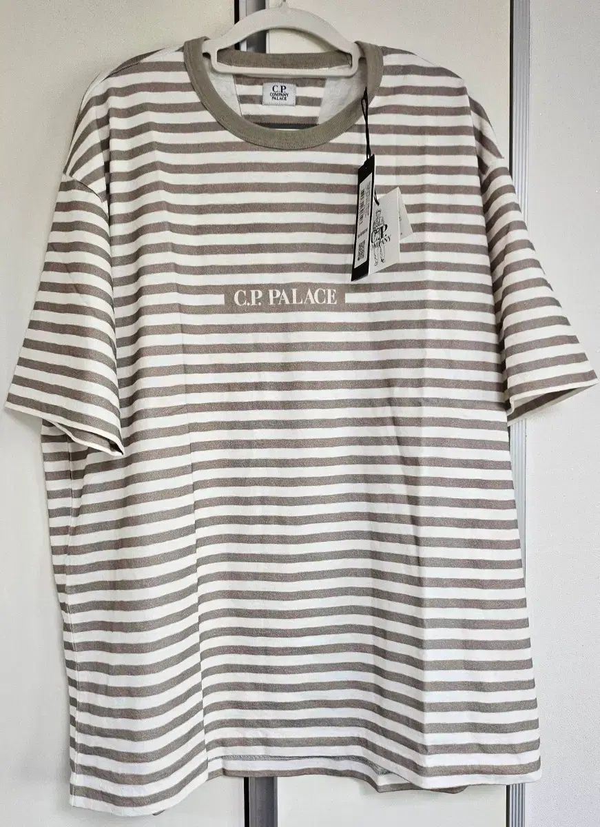 PALACE x C P COMPANY ストライプ Tシャツ ストーン (XXL) 新品 正規品