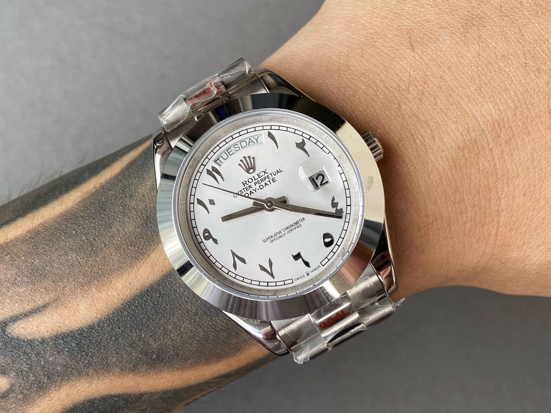 今日特価！ROLEX ロレックス ホットセールのクラシック 日付表示付きのオイスティーヌシリーズ