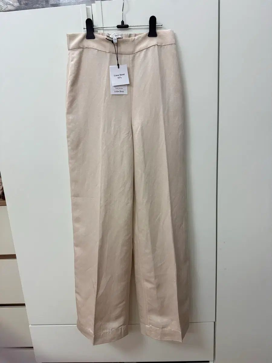 アンドアザーストーリーズ ベージュ リネン パンツ
