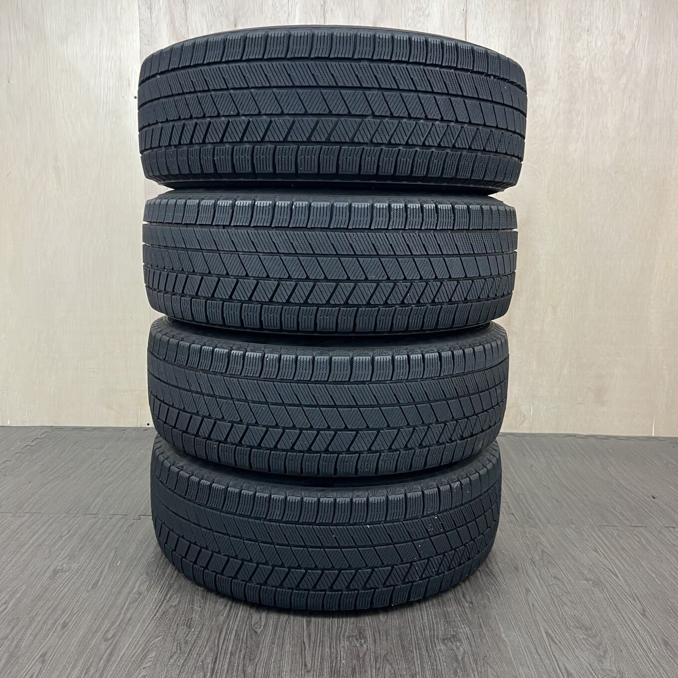BALMINUM ４本 スタッドレスタイヤ付き　 215/65R16 タイヤのみ]スタッドレスタイヤ 215/65R16 BRIDGESTONE BLIZZAK VRX3 4