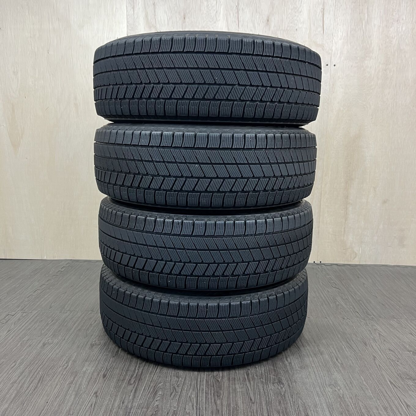 [タイヤのみ]スタッドレスタイヤ 205/65R16 BRIDGESTONE BLIZZAK VRX3 4本セット #109T40426