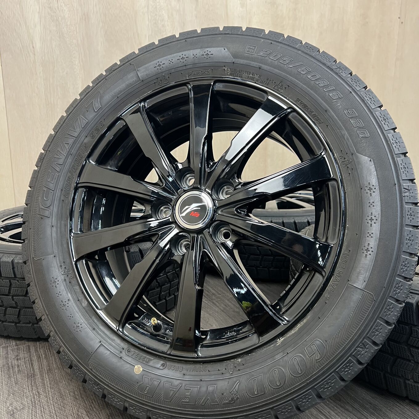 [セット]FANG 16インチ + GOODYEAR スタッドレスタイヤ 205/60R16 #110S40426