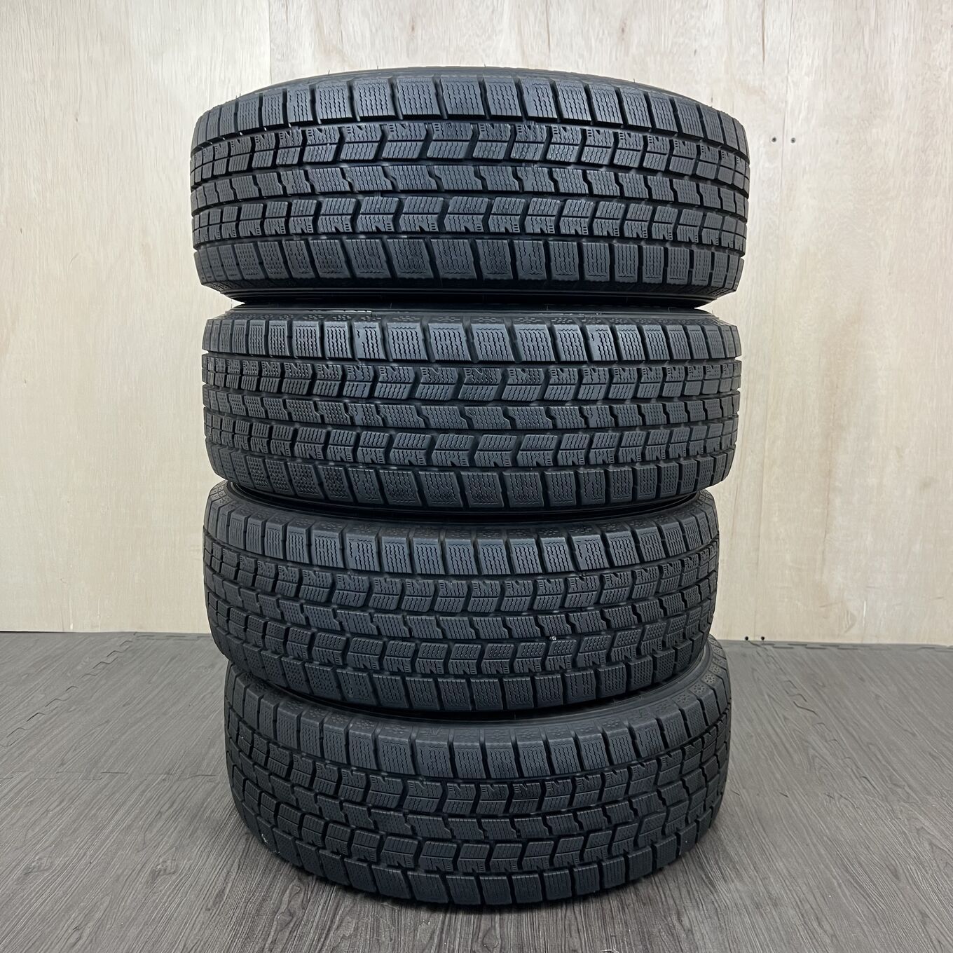 [タイヤのみ]スタッドレスタイヤ 205/60R16 GOODYEAR ICE NAVI 7 4本セット #110T40426