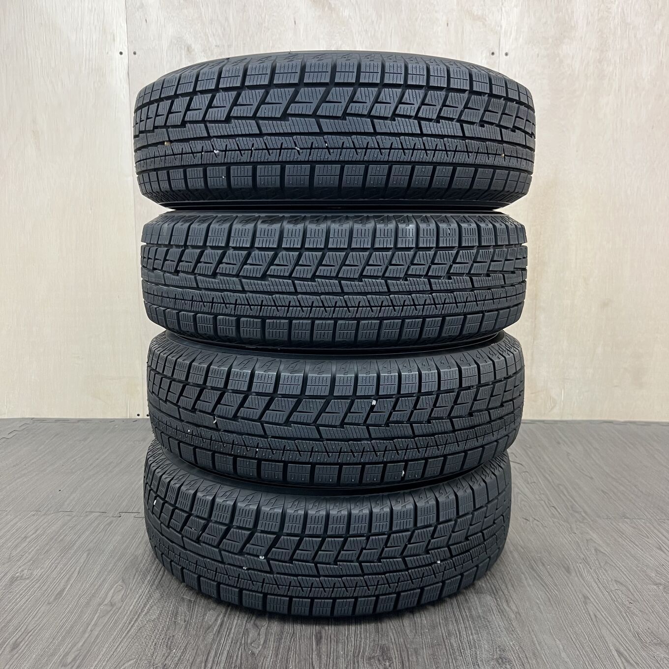 [タイヤのみ]スタッドレスタイヤ 175/70R14 YOKOHAMA ICE GUARD IG60 4本セット #114T40426