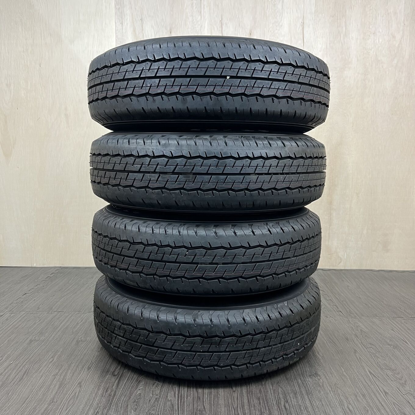 [タイヤのみ]サマータイヤ 195/80R15 DUNLOP SP175n 4本セット #121T40426