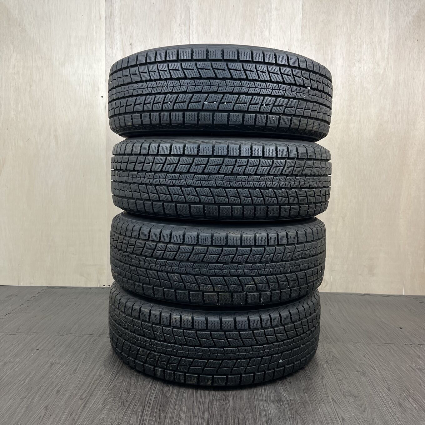 [タイヤのみ]スタッドレスタイヤ 225/65R17 DUNLOP WINTERMAXX SJ8 4本セット #126T40426