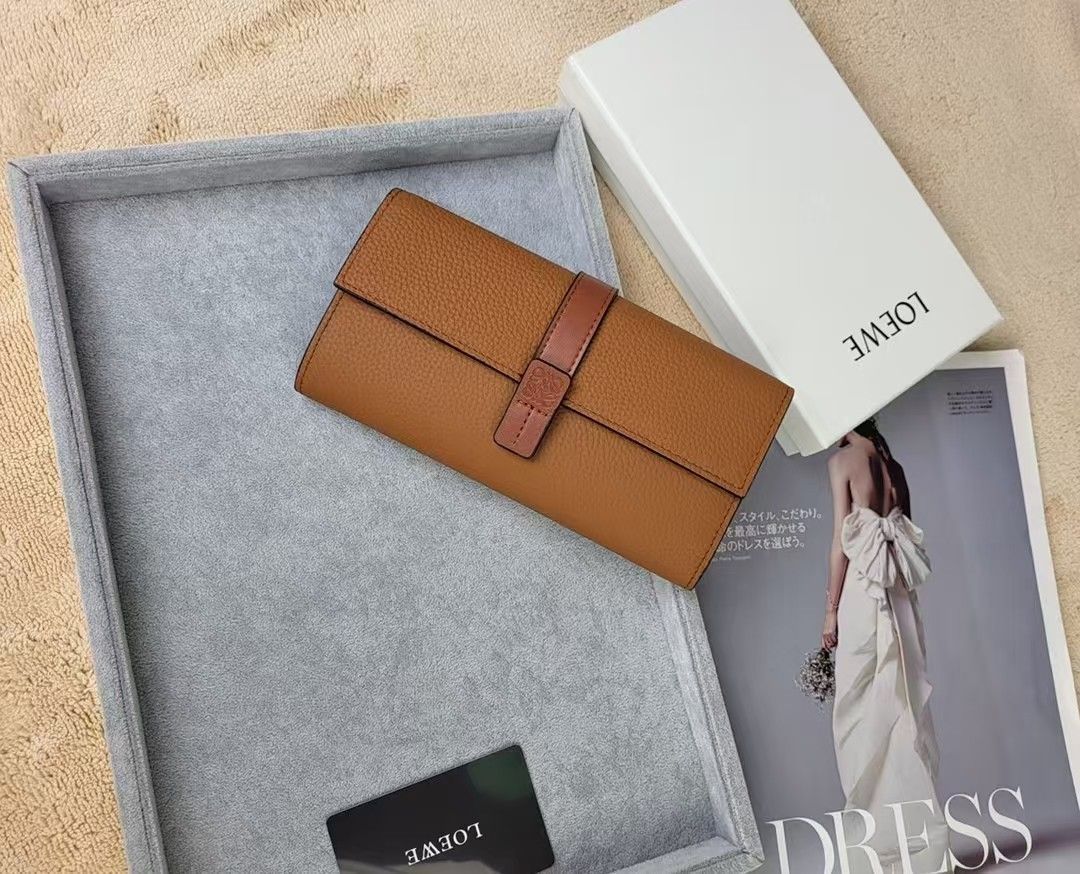 新品未使用 LOEWE財布[本日特価|新品未使用品] 12,090円