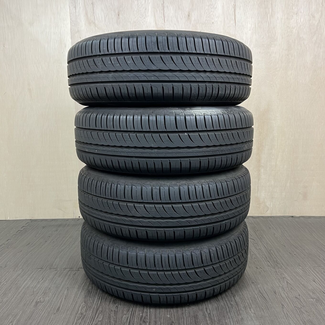 [タイヤのみ]サマータイヤ 205/65R16 PIRELLI CINTURATO 4本セット #14T40426