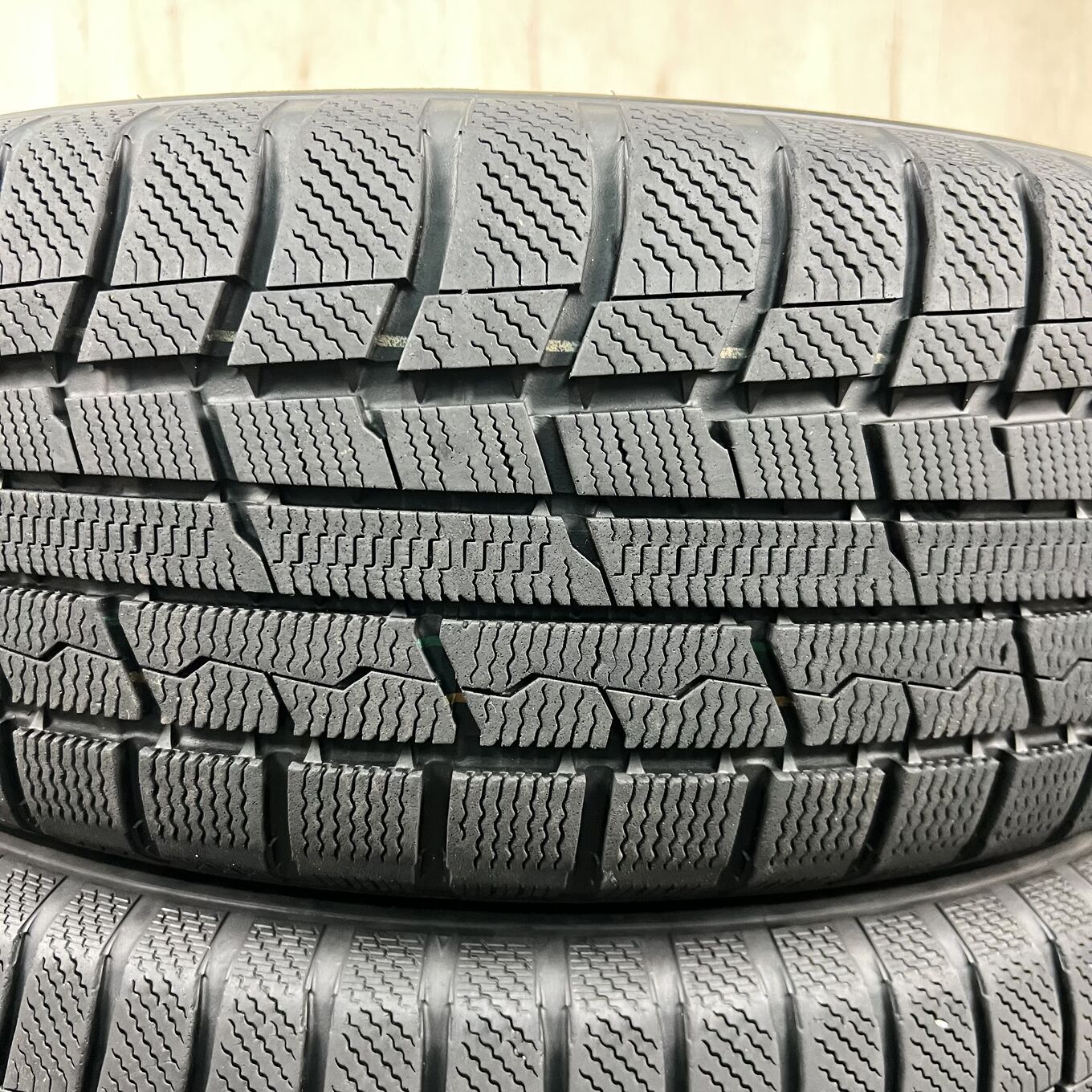 タイヤのみ]スタッドレスタイヤ 215/60R16 TOYO TRANPATH TX 4本セット 