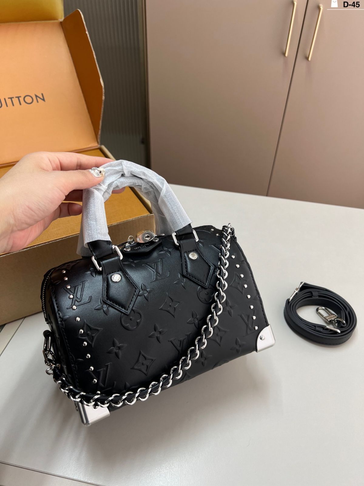 LV ピローバッグ クラシックなデザインでファッション性抜群！