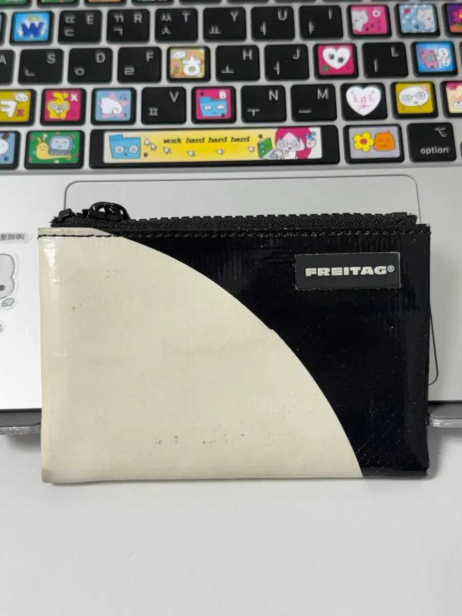 FREITAG ブレア 黒白