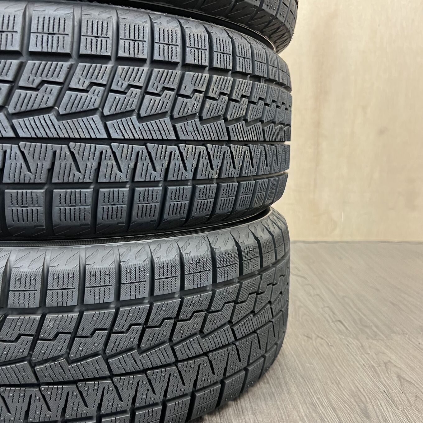 タイヤのみ]スタッドレスタイヤ 195/45R16 YOKOHAMA ICE GUARD IG70 4 