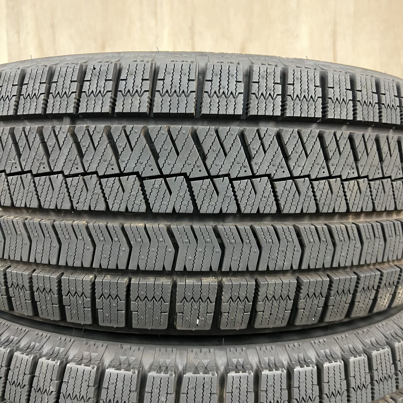 タイヤのみ]スタッドレスタイヤ 205/55R16 BRIDGESTONE BLIZZAK XG02 4