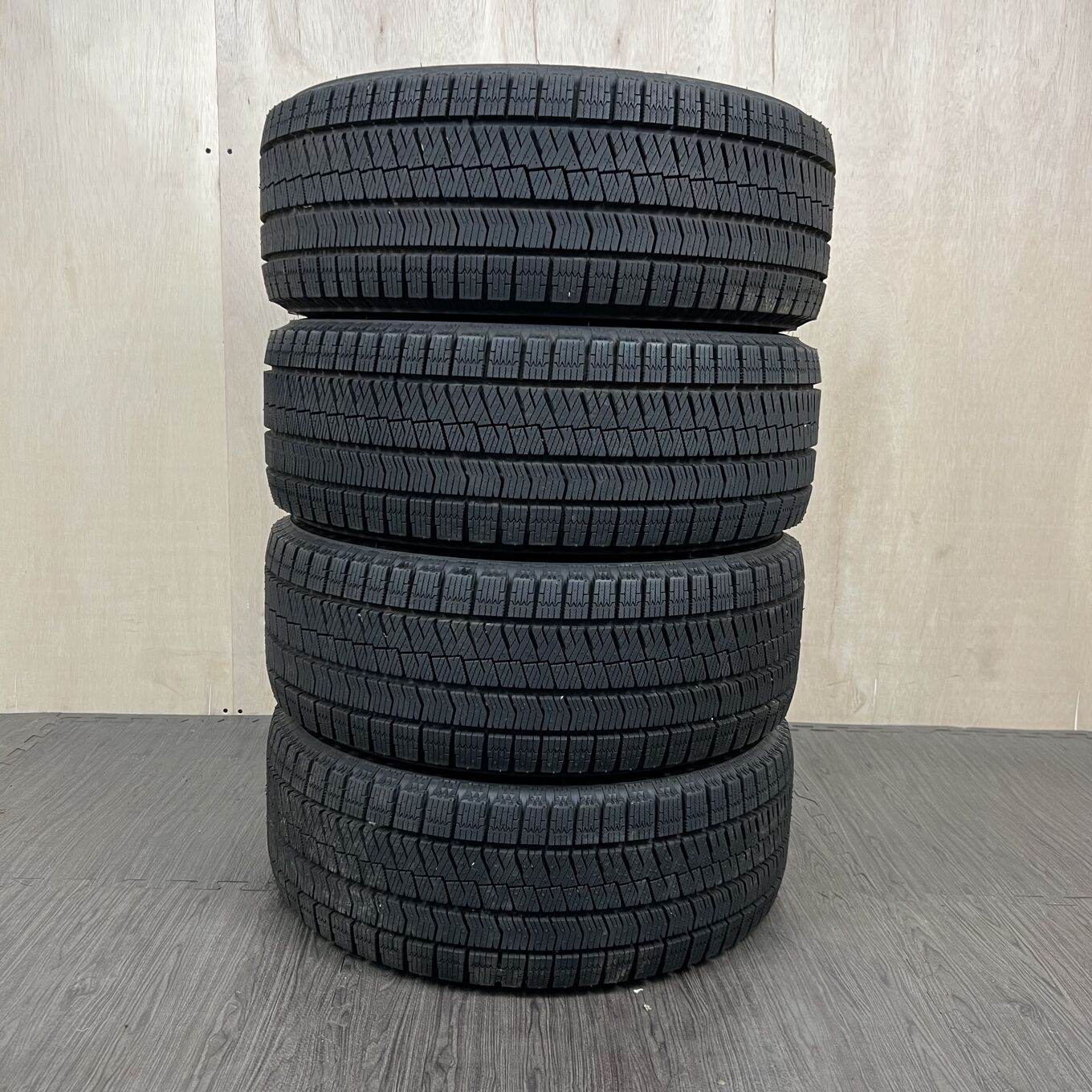 [タイヤのみ]スタッドレスタイヤ 205/55R16 BRIDGESTONE BLIZZAK XG02 4本セット #174T40426