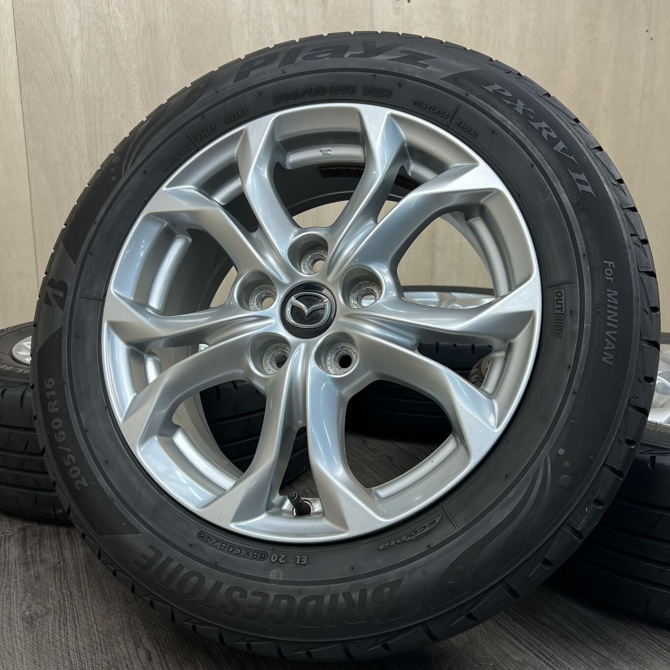 [セット]純正MAZDA 16インチ + BRIDGESTONE サマータイヤ 205/60R16 #176S40426