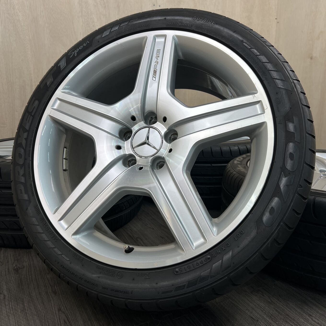 [セット]BORBET 19インチ + TOYO サマータイヤ 255/40R19 #17S40426