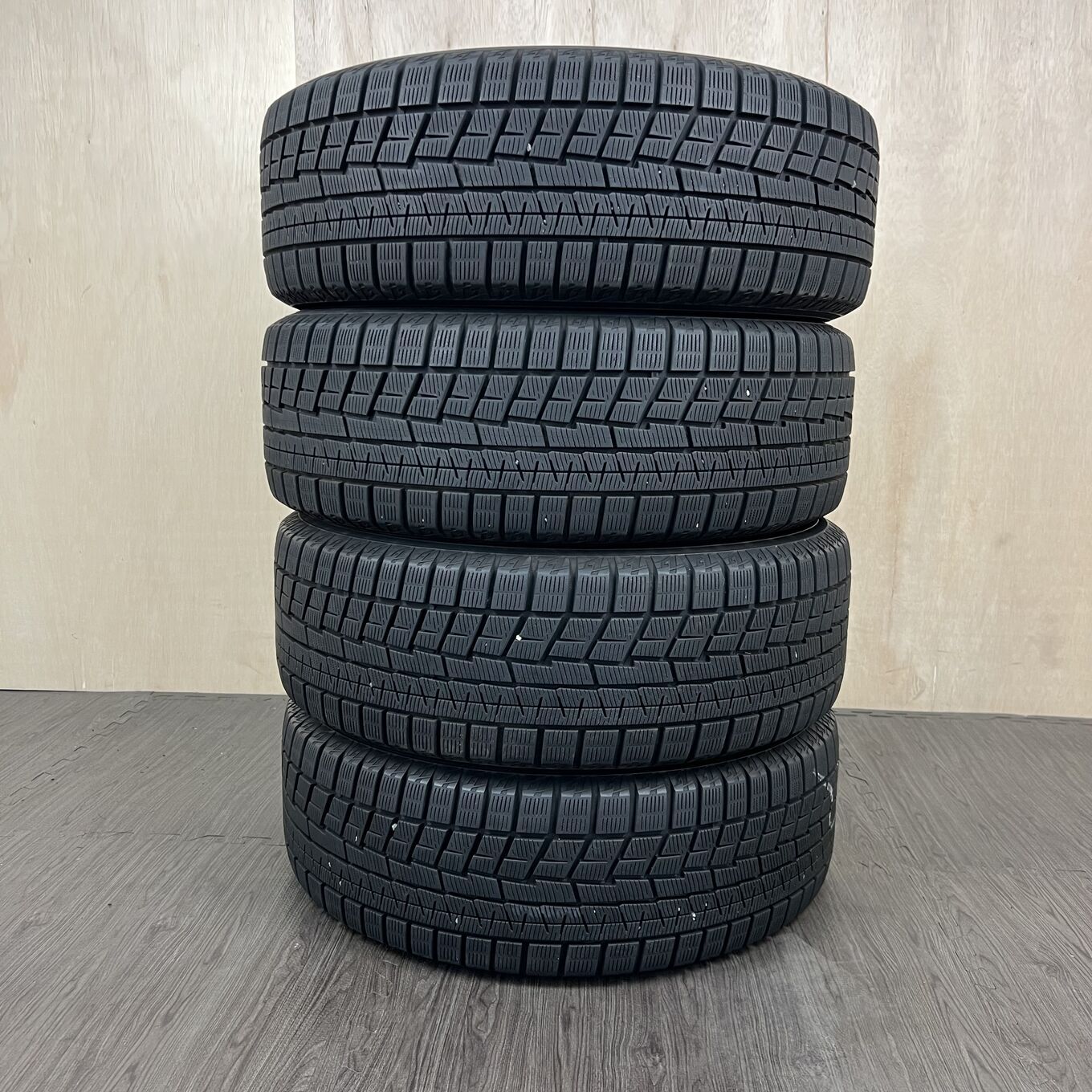 [タイヤのみ]スタッドレスタイヤ 215/50R18 YOKOHAMA ICE GUARD IG60 4本セット #180T40426