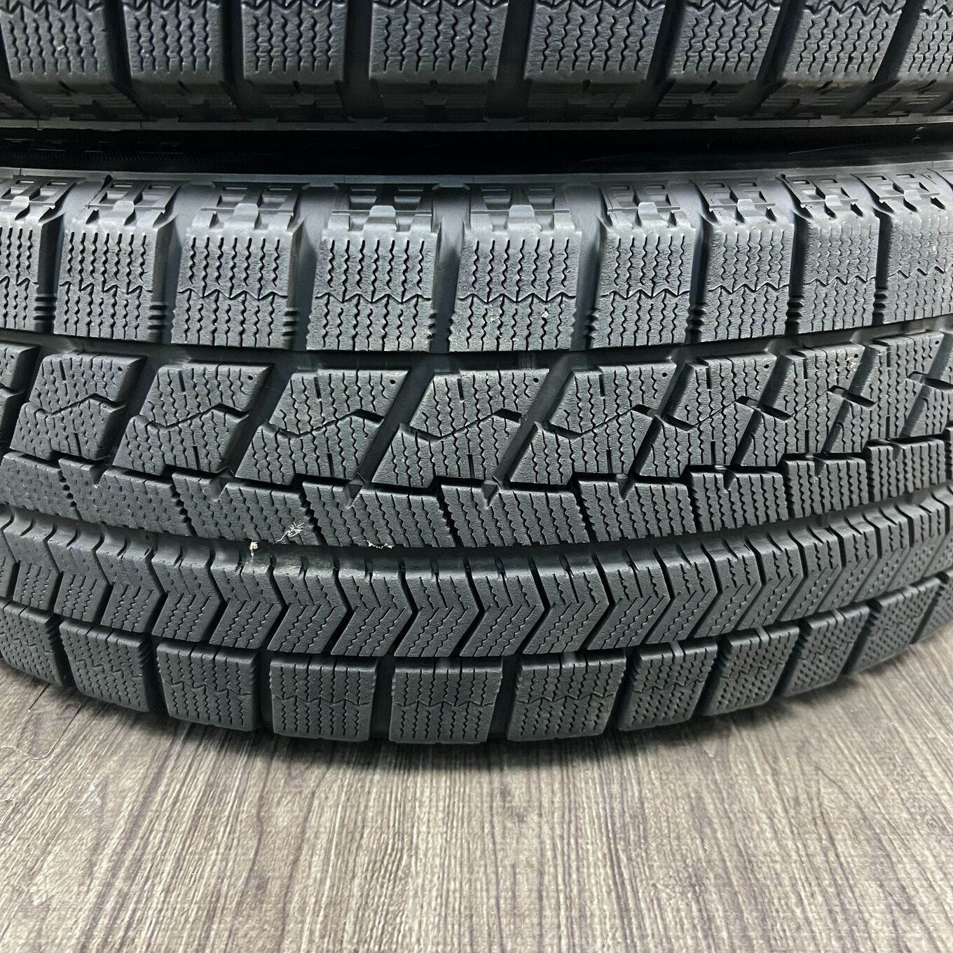 タイヤのみ]スタッドレスタイヤ 215/65R16 BRIDGESTONE BLIZZAK VRX 4 