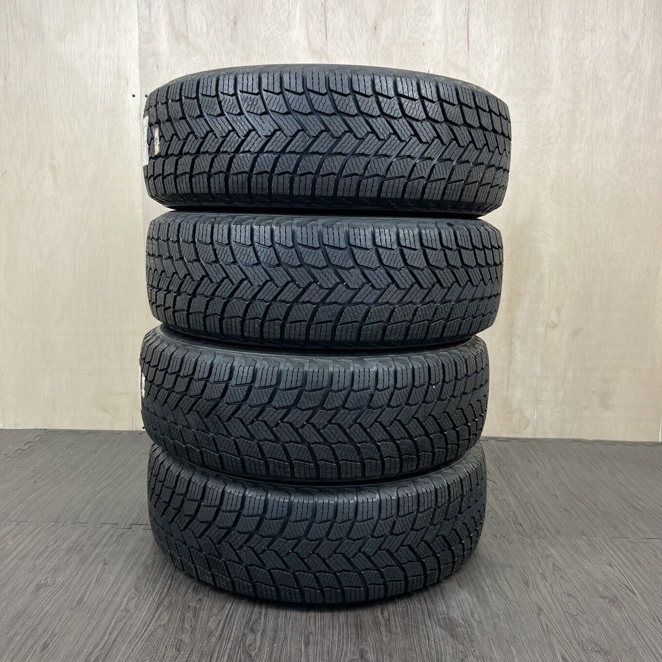 [タイヤのみ]スタッドレスタイヤ 195/65R16 MICHELIN X-ICE SNOW 4本セット #186T40426
