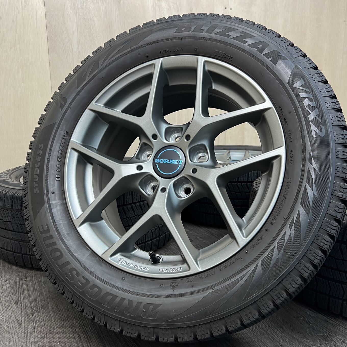 [セット]BORBET 16インチ + BRIDGESTONE スタッドレスタイヤ 225/55R16 #187S40426