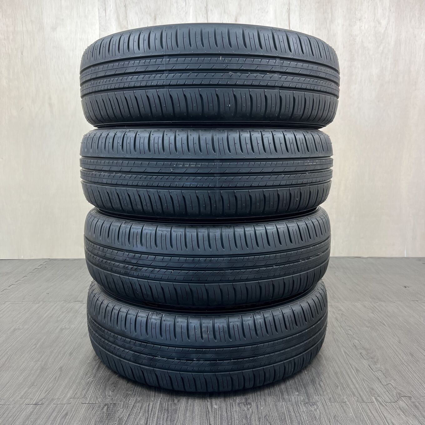 [タイヤのみ]サマータイヤ 195/60R17 DUNLOP ENASAVE EC300 4本セット #187T40925