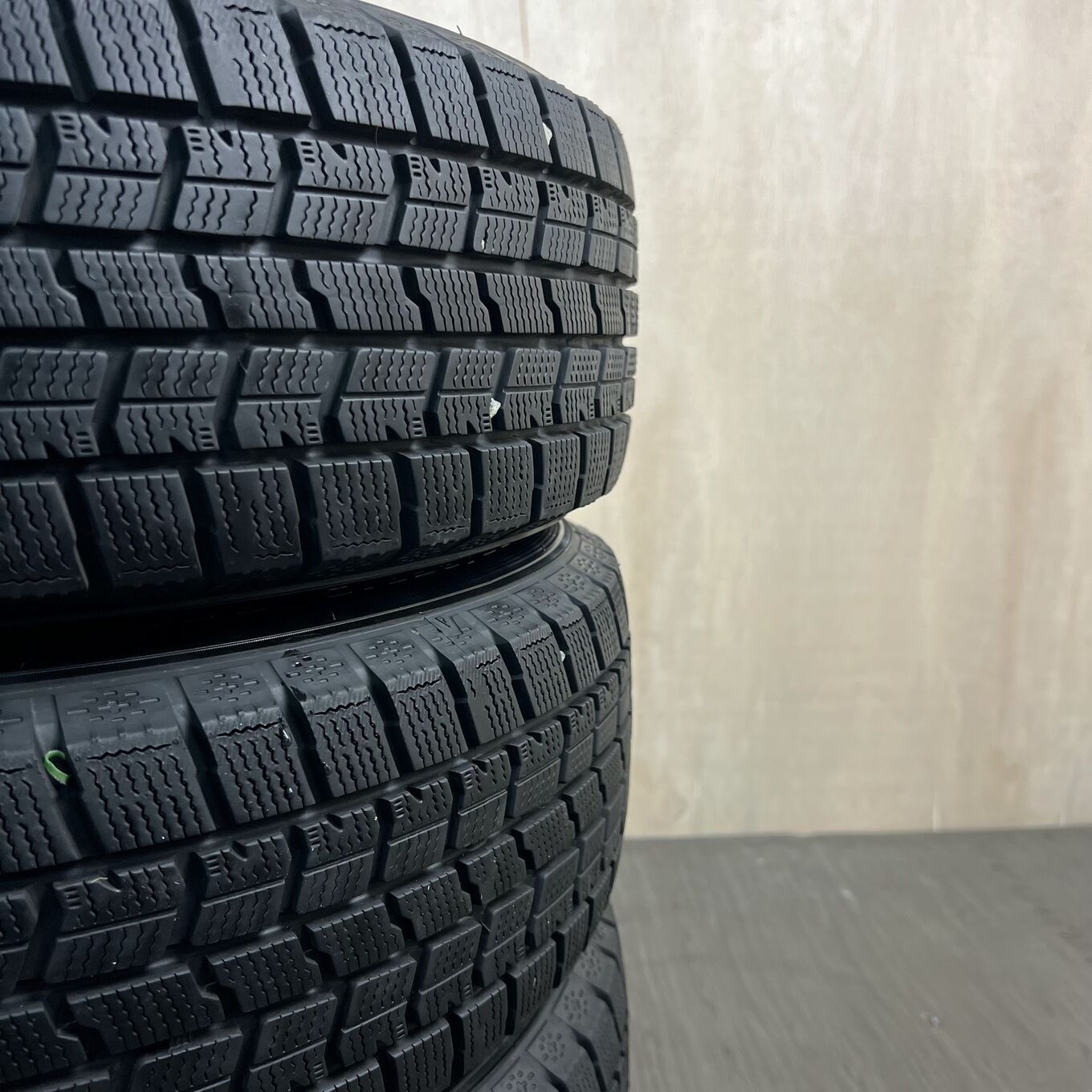 タイヤのみ]スタッドレスタイヤ 195/65R16 GOODYEAR ICE NAVI 7 4本