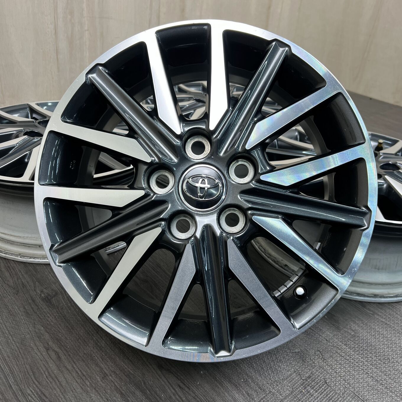 [セット]TOYOTA 16インチ + DUNLOP スタッドレスタイヤ 215/65R16 #232S40925