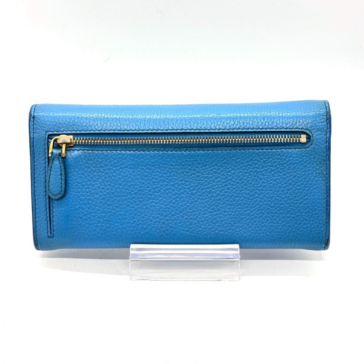 青に宿る余裕】 PRADA 長財布 ゴールド金具 シボ革 カードケース付き 