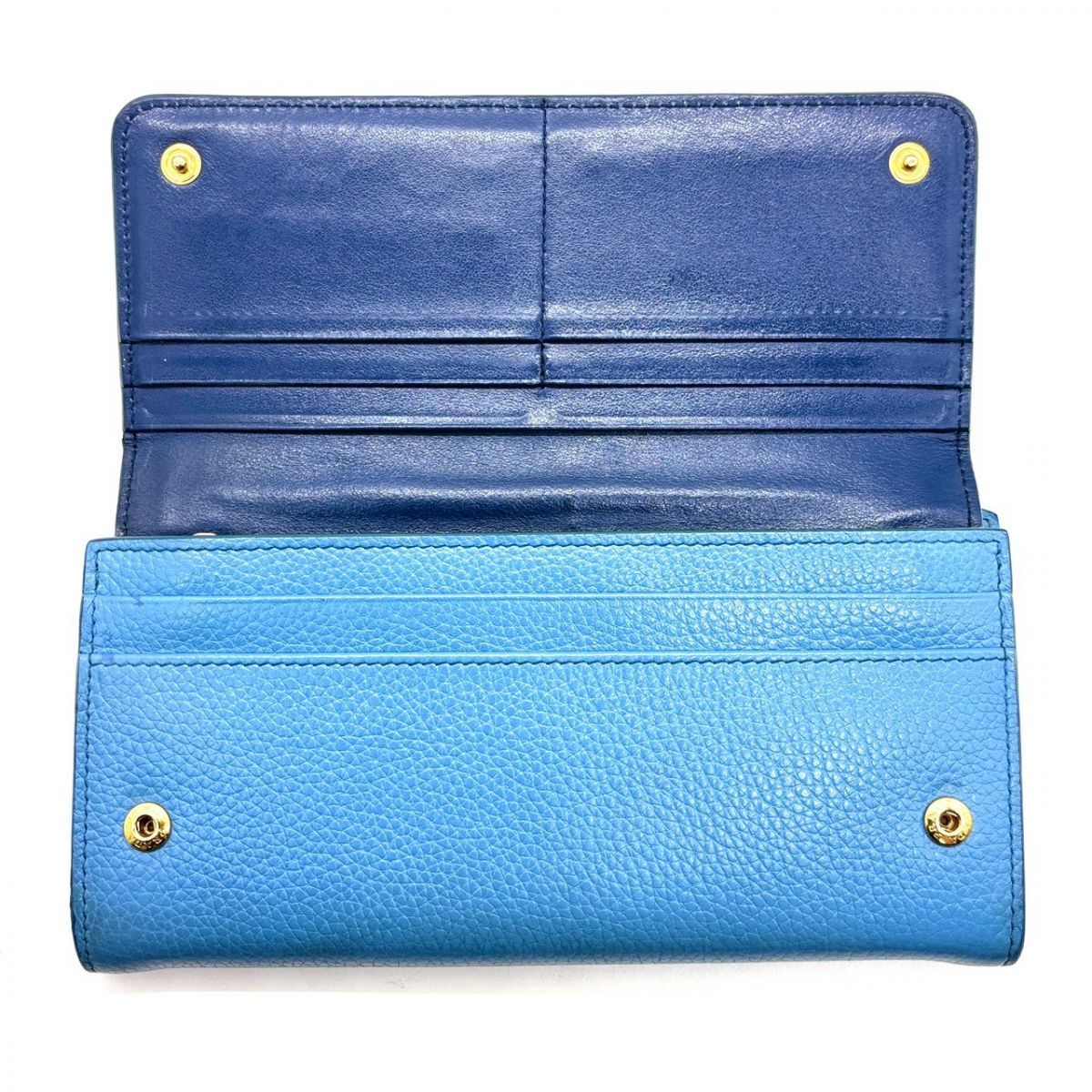 青に宿る余裕】 PRADA 長財布 ゴールド金具 シボ革 カードケース付き 