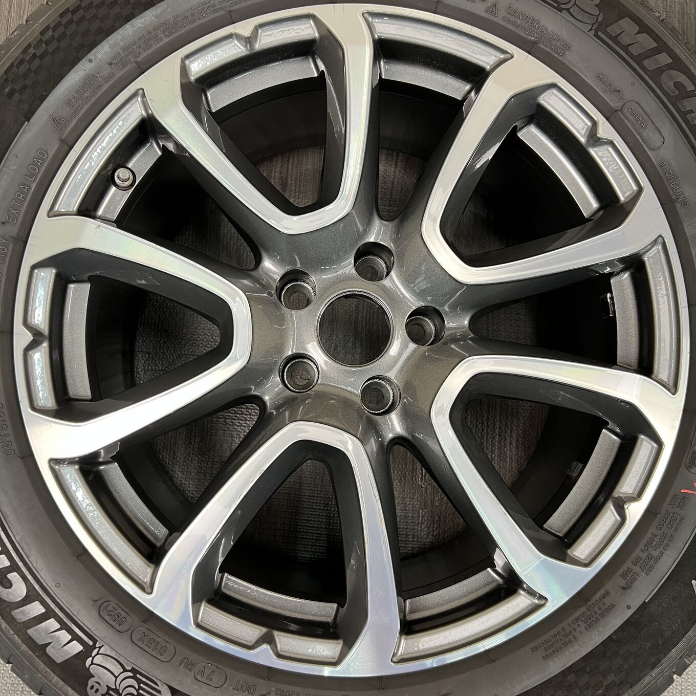 [ホイールのみ]純正 ホイール 19インチ MASERATI LEVANTE 5x114.3 #30D40426