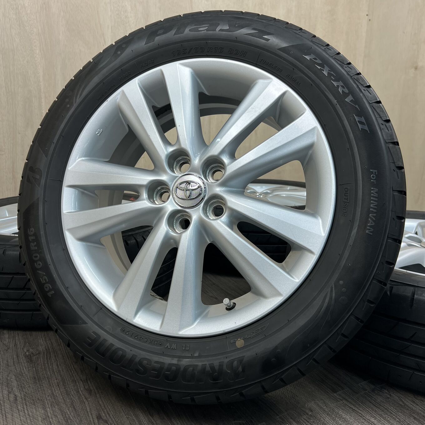 [セット]TOYOTA 16インチ + BRIDGESTONE サマータイヤ 195/60R16 #37S40426