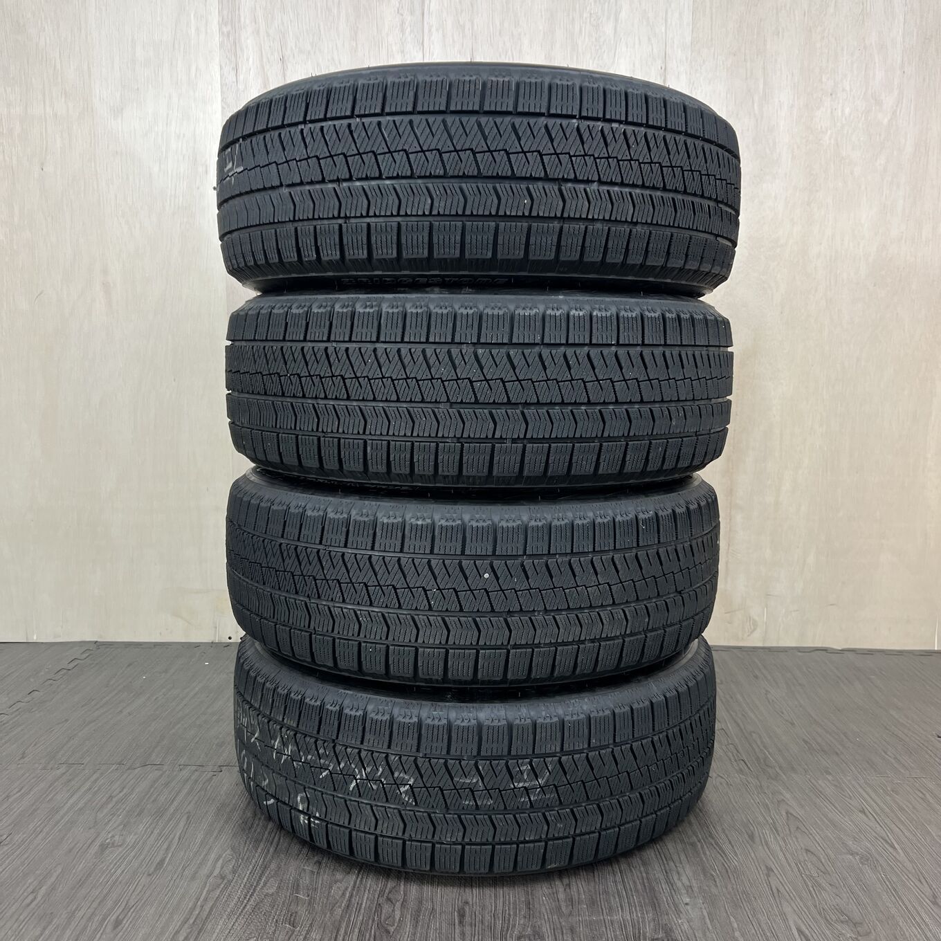 タイヤのみ]スタッドレスタイヤ 215/60R17 BRIDGESTONE BLIZZAK VRX2 4