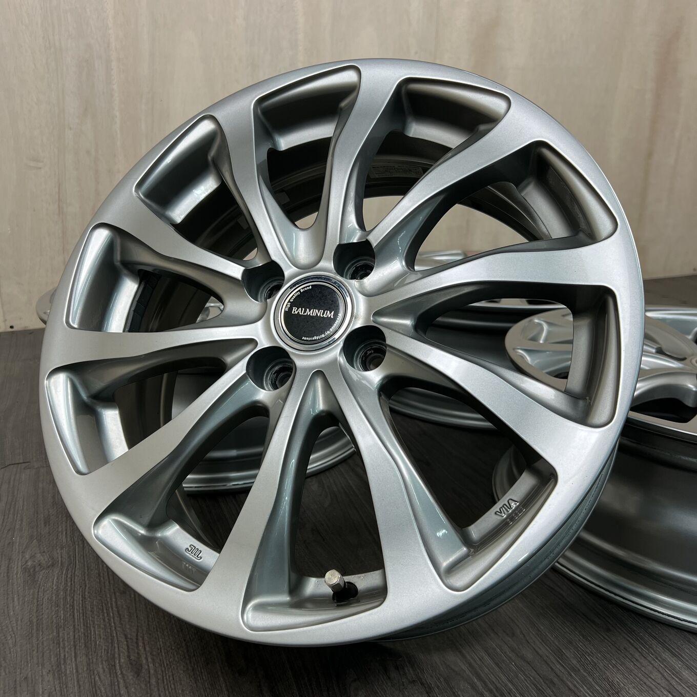セット]BRIDGESTONE 16インチ + GOODYEAR スタッドレスタイヤ 205