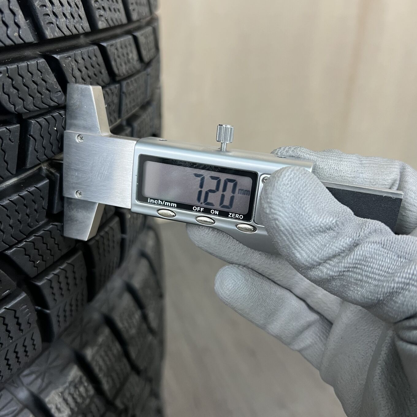 タイヤのみ]スタッドレスタイヤ 205/60R16 GOODYEAR ICE NAVI 6 4本