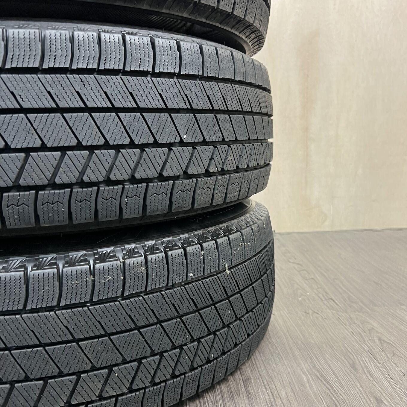 タイヤのみ]スタッドレスタイヤ 205/65R16 BRIDGESTONE BLIZZAK VRX3 4 