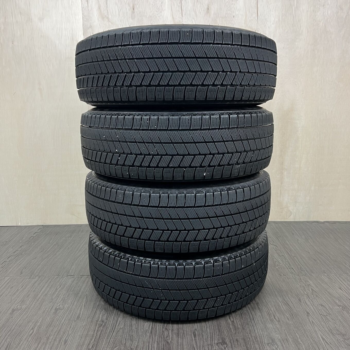 [タイヤのみ]スタッドレスタイヤ 205/65R16 BRIDGESTONE BLIZZAK VRX3 4本セット #408T40925
