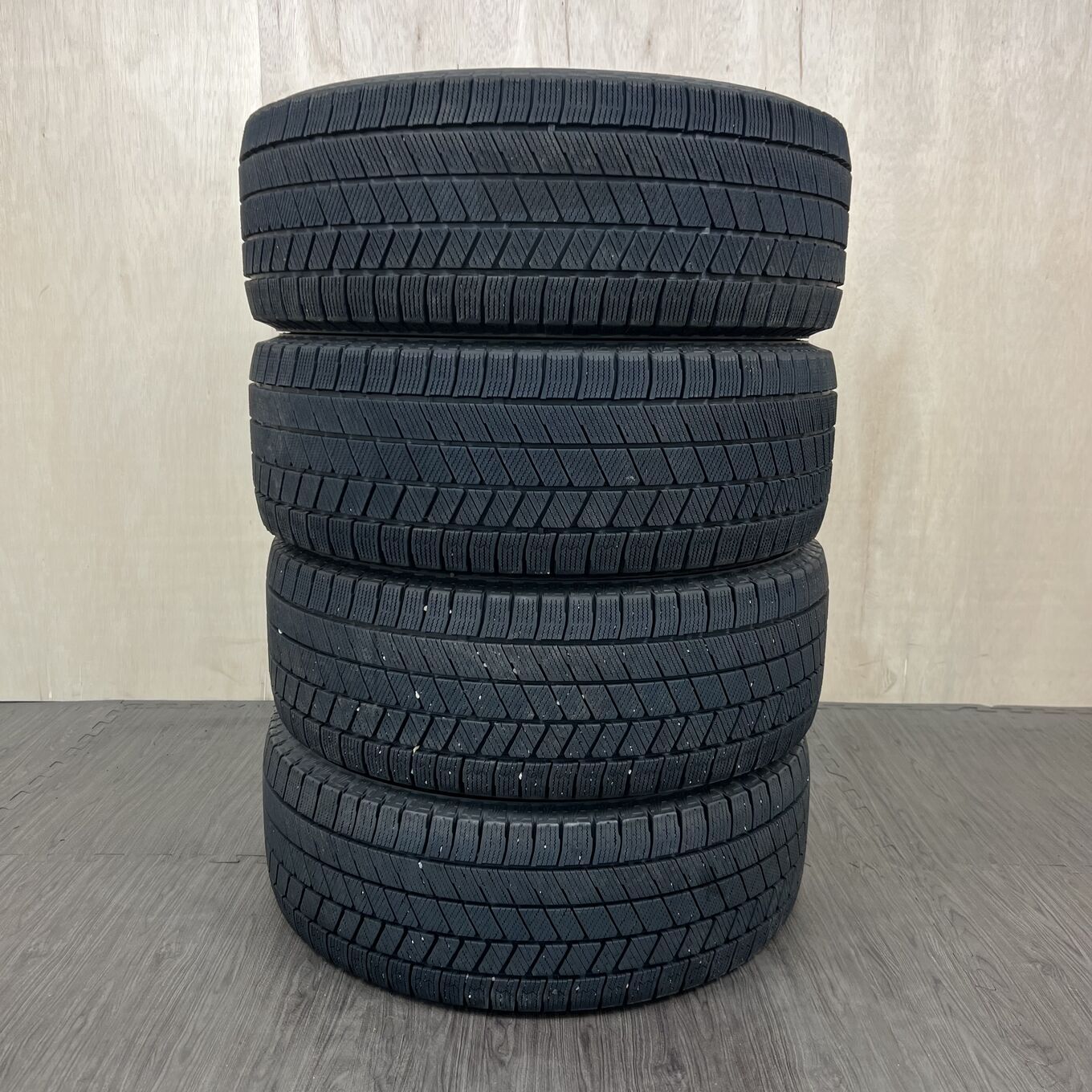 タイヤのみ]スタッドレスタイヤ 215/55R16 BRIDGESTONE BLIZZAK VRX3 4