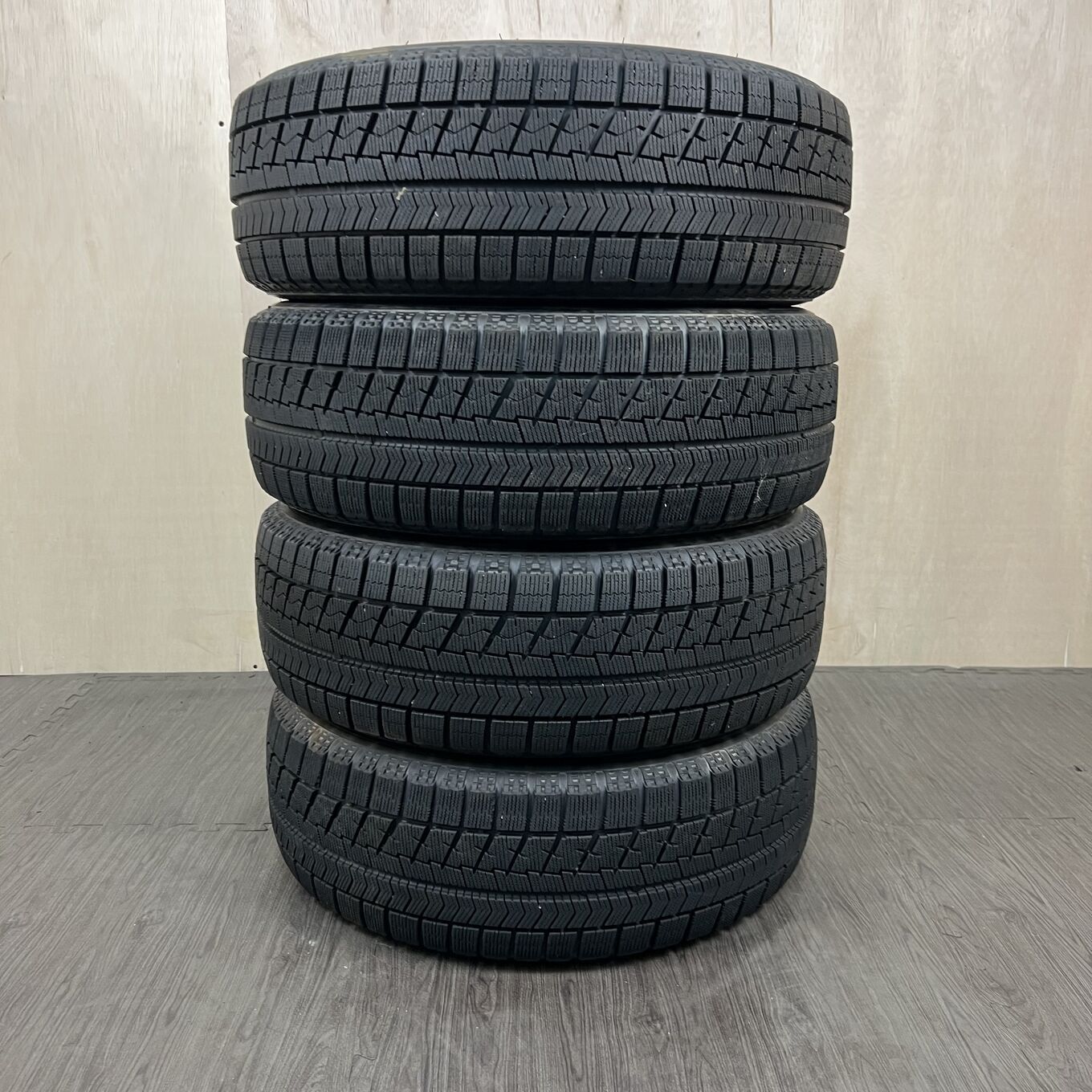 [タイヤのみ]スタッドレスタイヤ 215/60R16 BRIDGESTONE BLIZZAK VRX 4本セット #425T40925