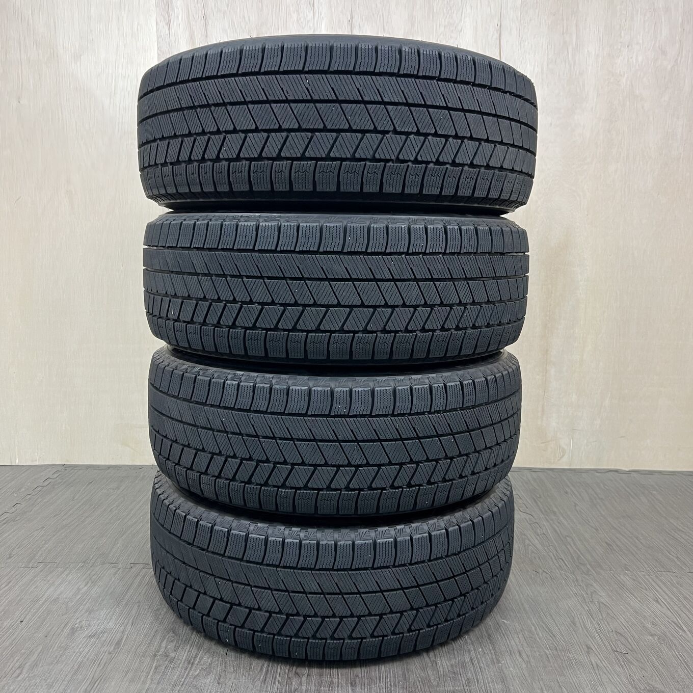 [タイヤのみ]スタッドレスタイヤ 215/60R16 BRIDGESTONE BLIZZAK VRX3 4本セット #428T40925