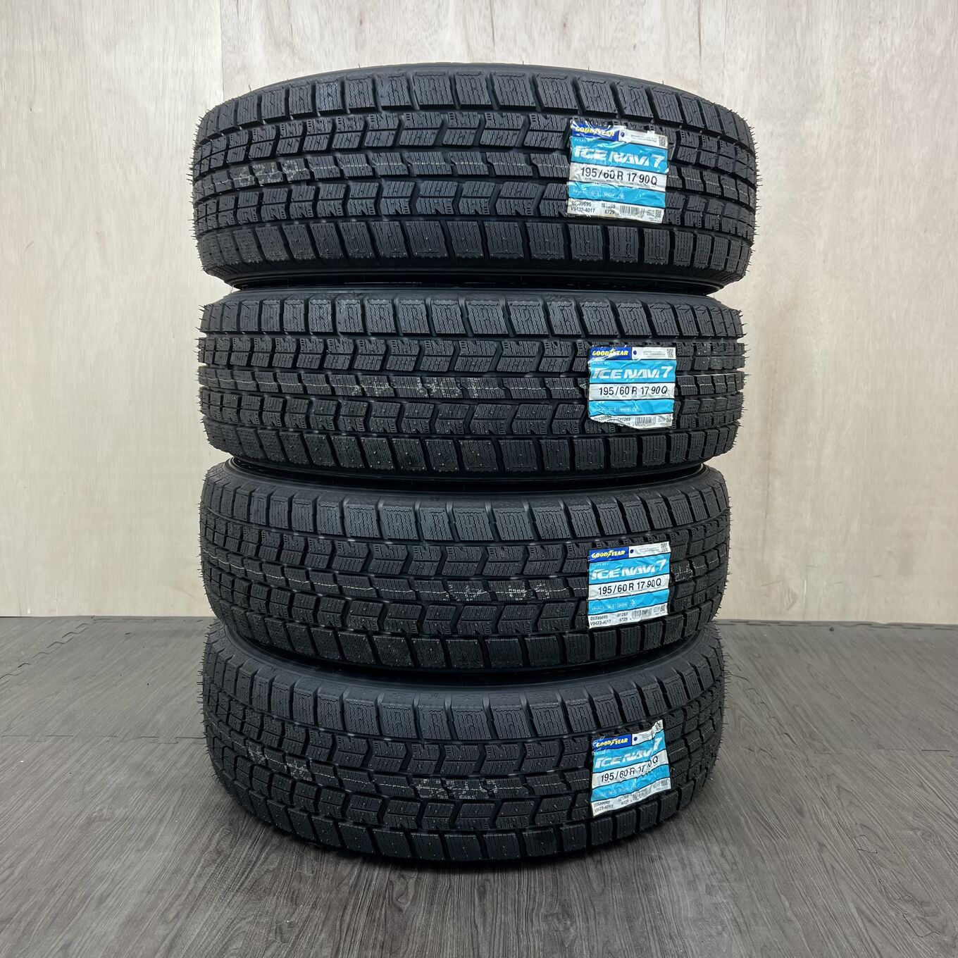 [タイヤのみ]スタッドレスタイヤ 195/60R17 GOODYEAR ICE NAVI 7 4本セット #439T40925