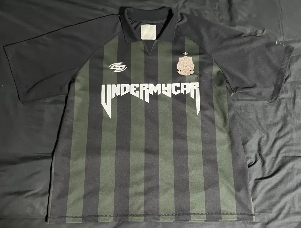 アンダーマイカー サッカー ジャージ 出品 (XL)