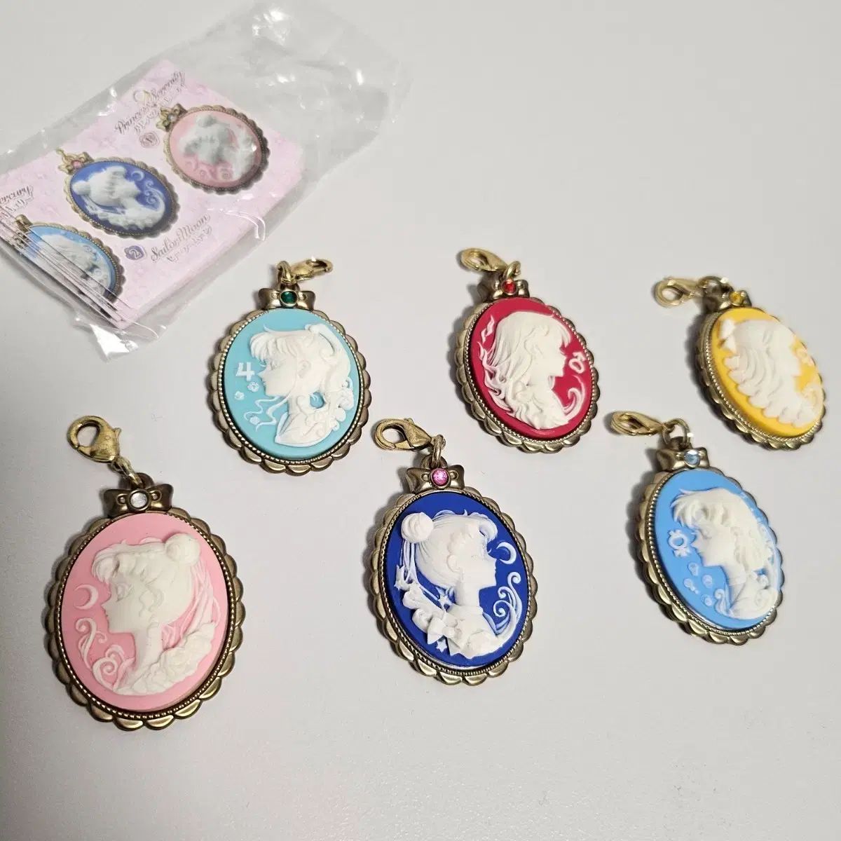 セーラームーン カメオ チャーム ペンダント 6種 出品