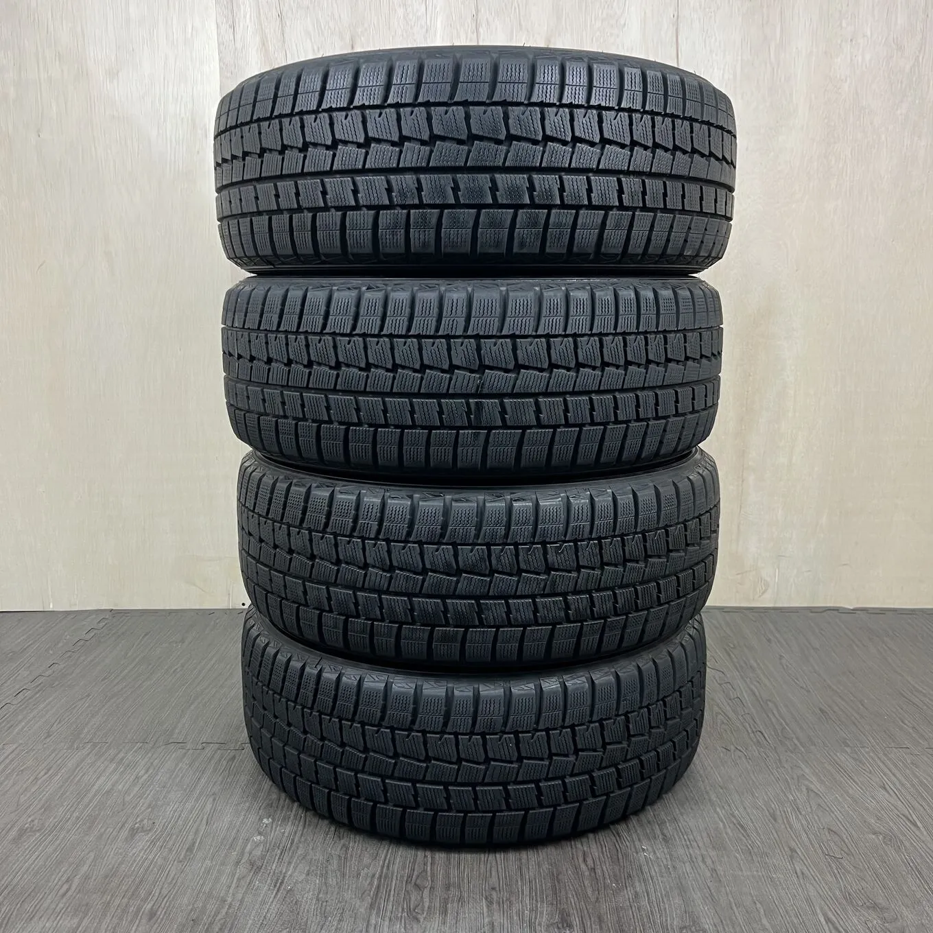 2026年最新】235/80R16 スタッドレス dunlopの人気アイテム - メルカリ