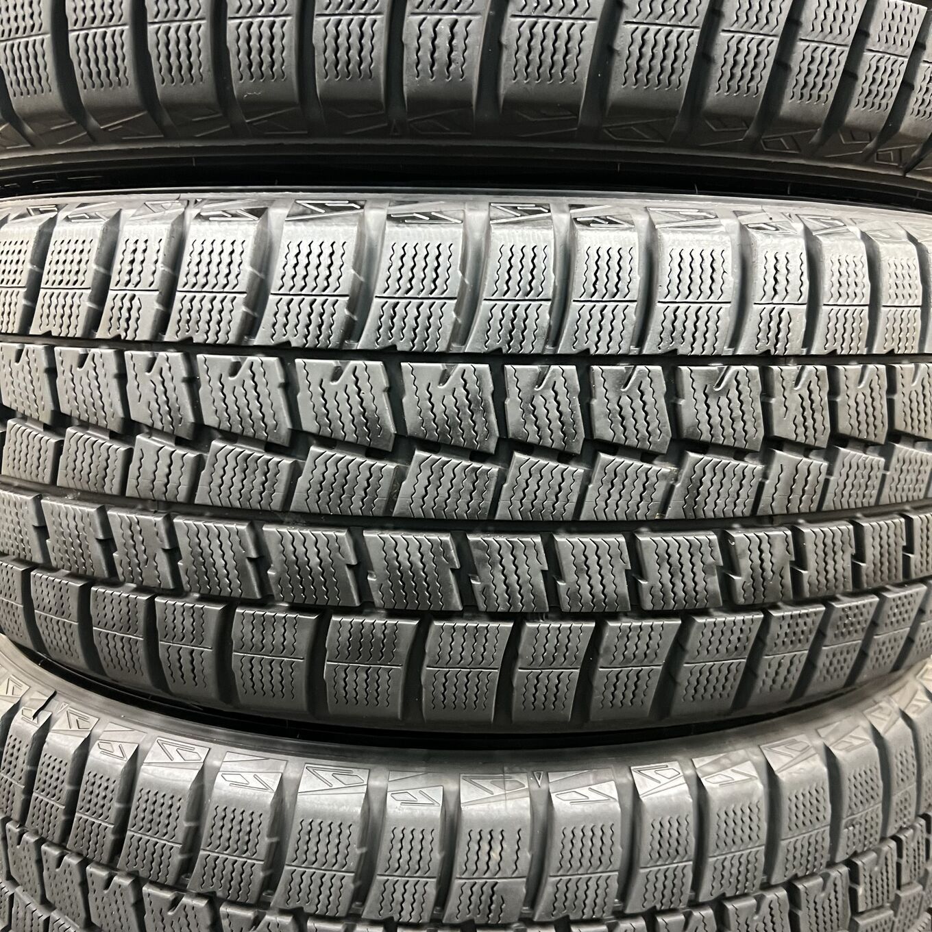 タイヤのみ]スタッドレスタイヤ 225/50R18 DUNLOP WINTER MAXX WM01 4