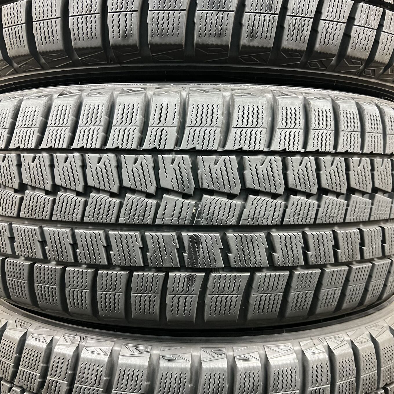 タイヤのみ]スタッドレスタイヤ 225/50R18 DUNLOP WINTER MAXX WM01 4 