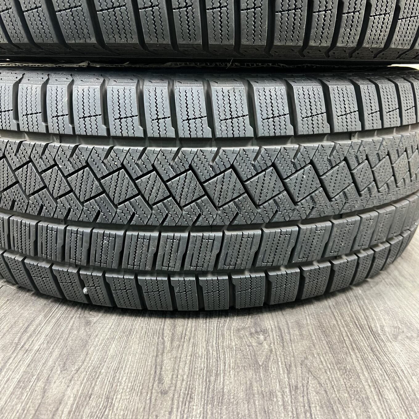 セット]MERCEDES BENZ 19インチ + PIRELLI スタッドレスタイヤ 245 