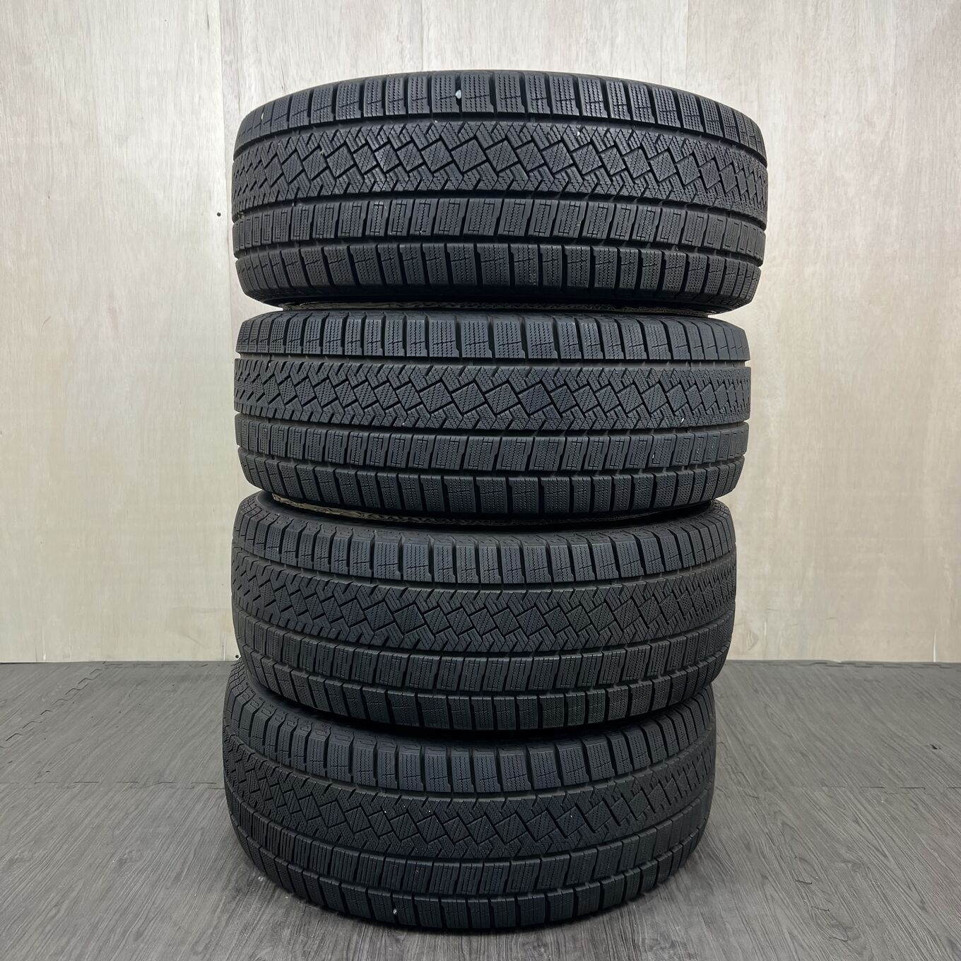 [タイヤのみ]スタッドレスタイヤ 245/40R19 PIRELLI ICE ZERO 4本セット #471T40925