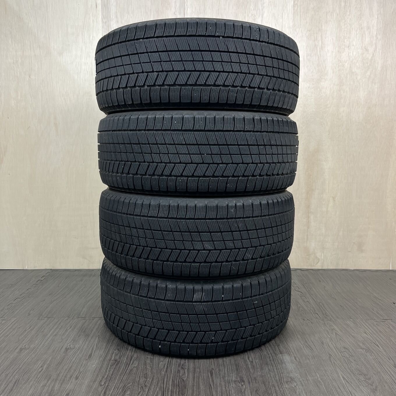 [タイヤのみ]スタッドレスタイヤ 235/50R18 BRIDGESTONE BLIZZAK VRX3 4本セット #48T40426