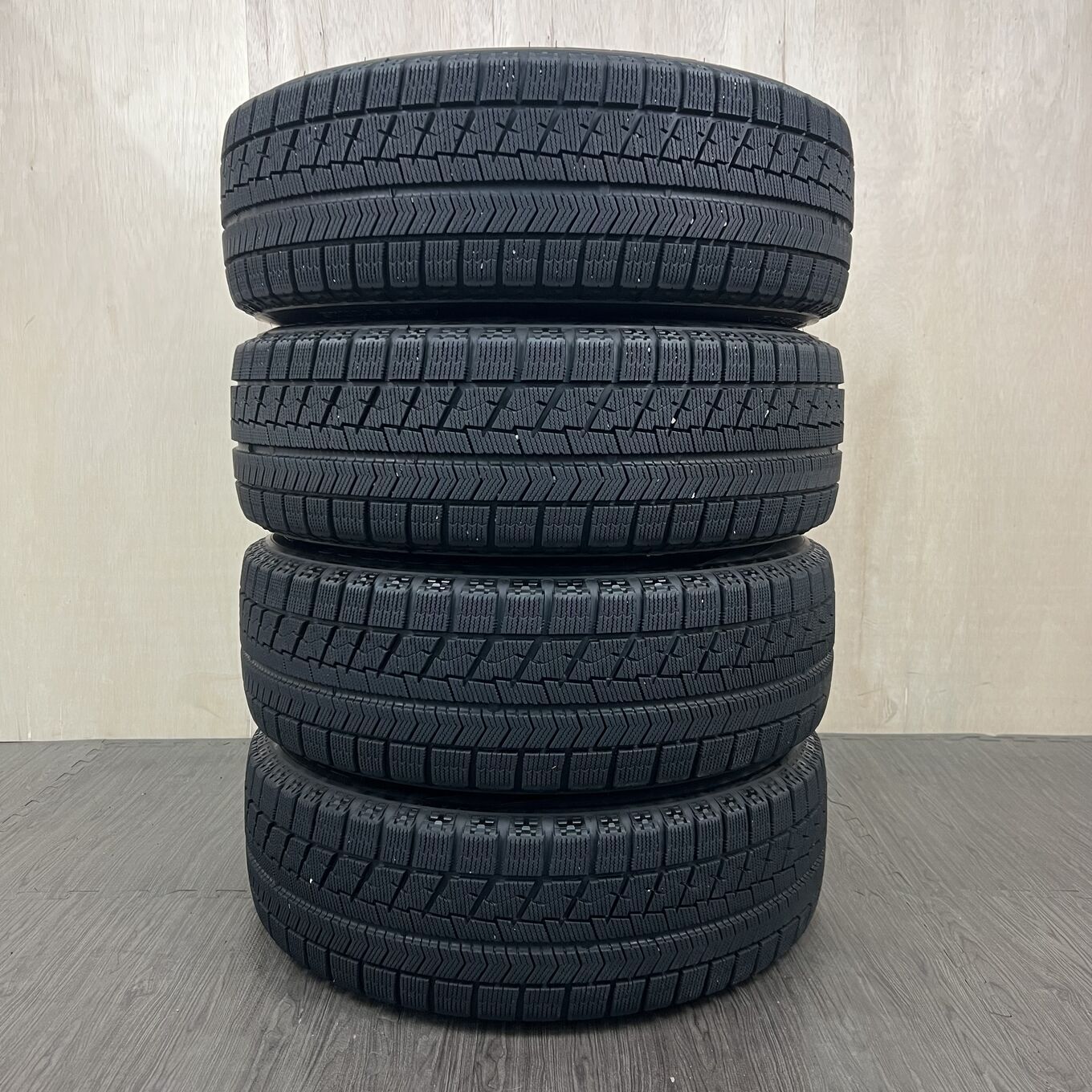 タイヤのみ]スタッドレスタイヤ 215/65R16 BRIDGESTONE BLIZZAK VRX 4