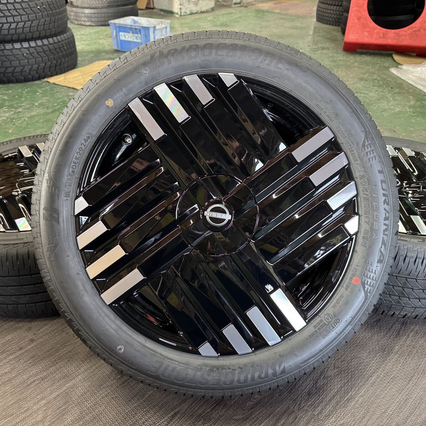 [セット]NISSAN 17インチ + BRIDGESTONE サマータイヤ 205/50R17 #507S40325